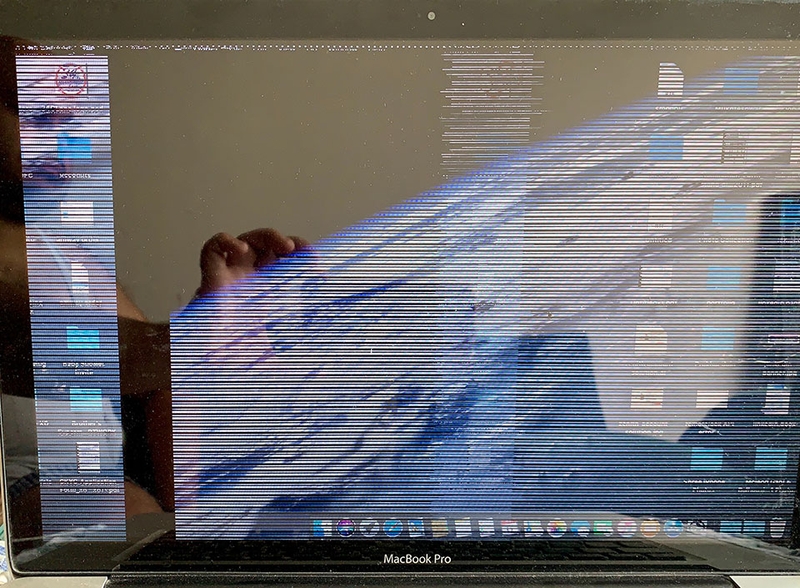 Màn hình MacBook bị sọc ngang - 05