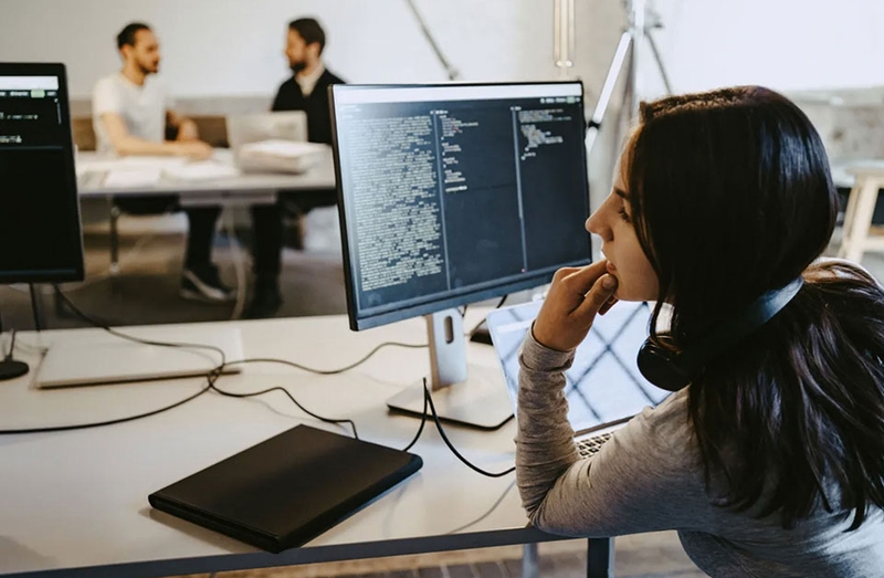 Màn hình máy tính cho sinh viên - 01