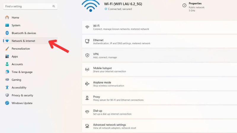 Nhấn tổ hợp phím Windows + I để mở Cài đặt (Settings) rồi chọn Network & Internet.