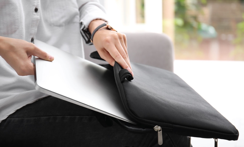 mang laptop đi du lịch 3.jpg