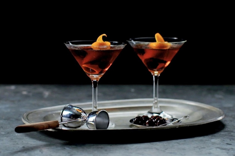 Cocktail Manhattan là gì? Nguồn gốc xuất xứ của thức uống này