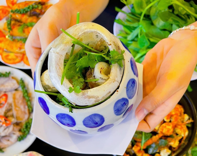 Mắt cá ngừ đại dương hầm tiêu xanh 1