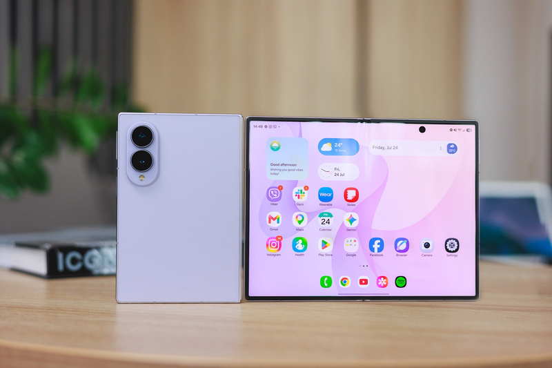 Mặt lưng Galaxy Z Fold 8 làm từ vật liệu gì 1