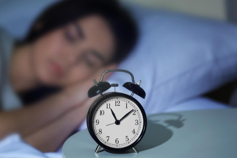 Mất ngủ khi dùng điện thoại (8)