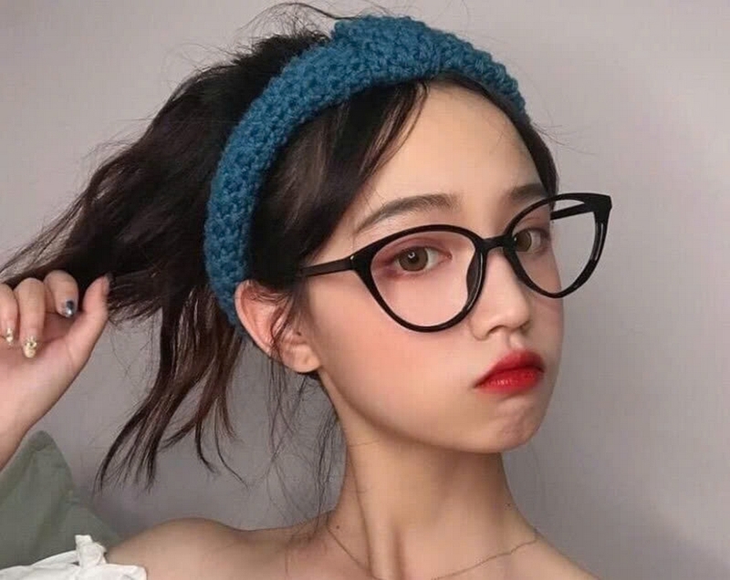 Mặt tròn nên đeo kính gì ảnh 5