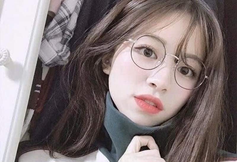 Mặt tròn nên đeo kính gì ảnh 7