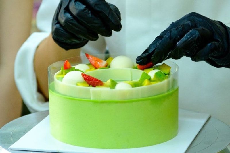 Mua ở cửa hàng bánh uy tín