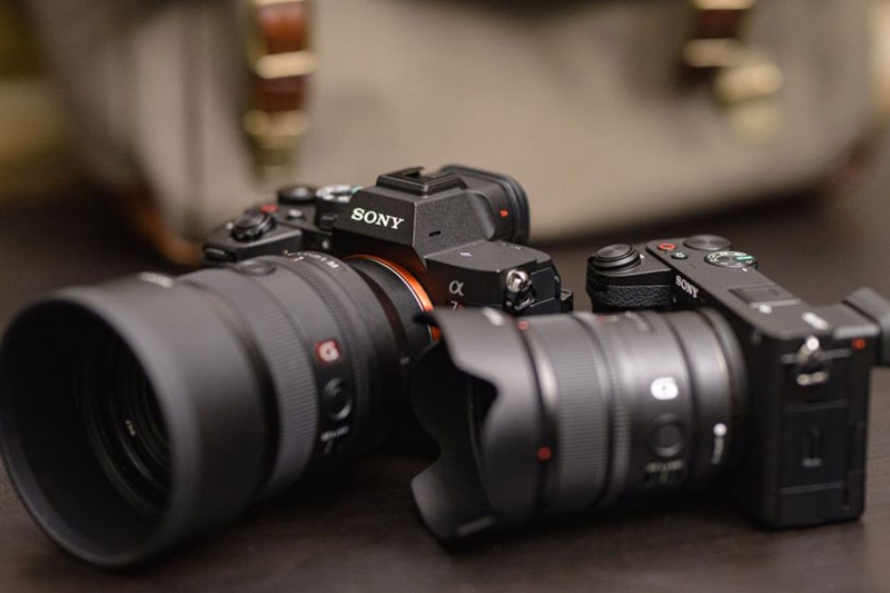 Máy ảnh chuyên nghiệp - 04