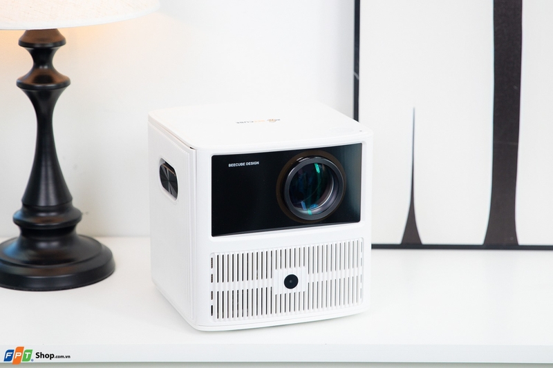 máy chiếu mini của Nhật (ảnh 1)