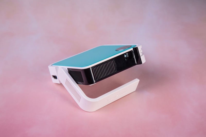 may chieu mini viewsonic m1
