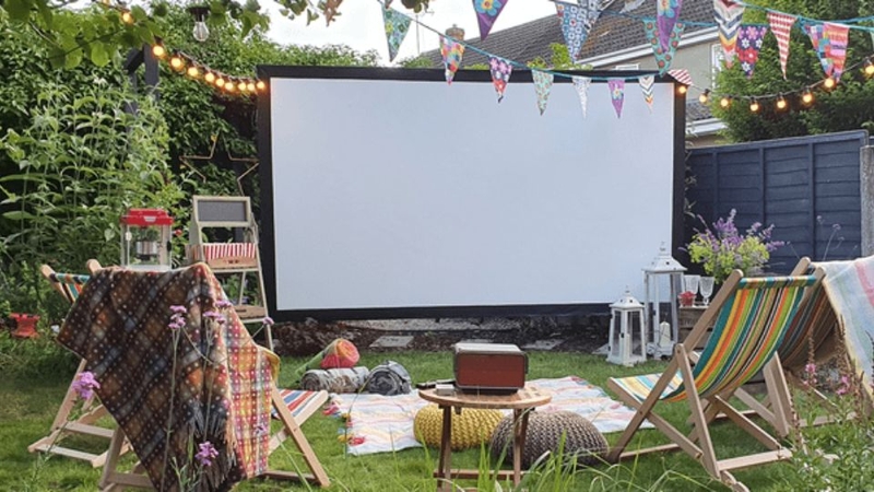 Nên lưu ý gì khi chọn máy chiếu dùng ban ngày?