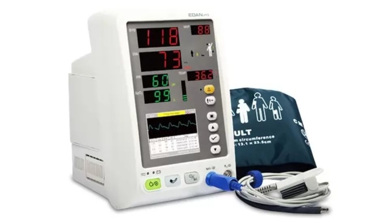 Máy đo nồng độ oxy trong máu để bàn