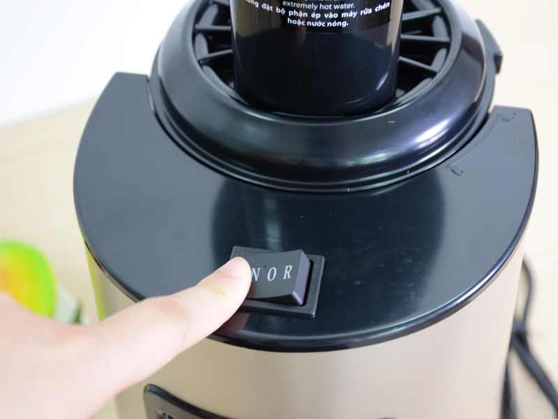 luu y khi su dung may ep cham bluestone sjb 6556