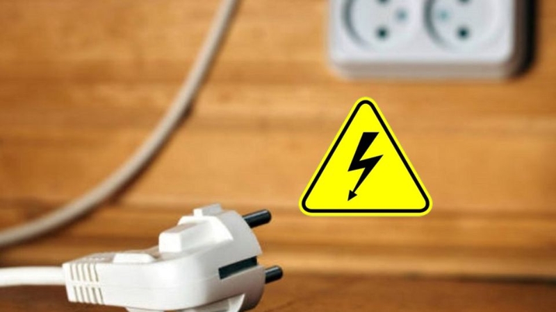 m&aacute;y giặt UNIE bị kh&oacute;a 1