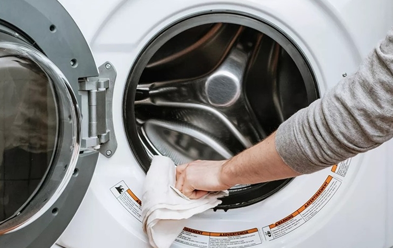 máy giặt báo lỗi FE 4