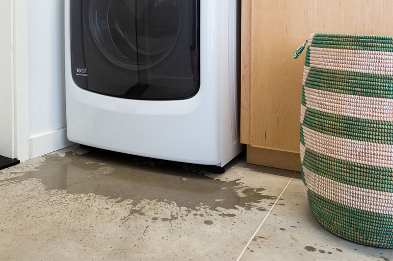 máy giặt bị chảy nước dưới gầm 1