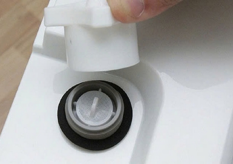 máy giặt Electrolux xả nước liên tục ảnh 1