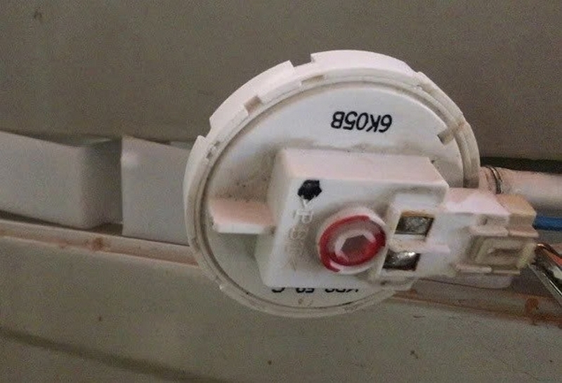 máy giặt Electrolux xả nước liên tục ảnh 4