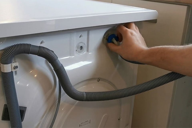 máy giặt sanyo không ngắt nước đường ống phao áp lực bị hở hoặc thủng