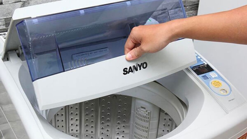 tra loi may giat sanyo xa nuoc may lan trong khi giat