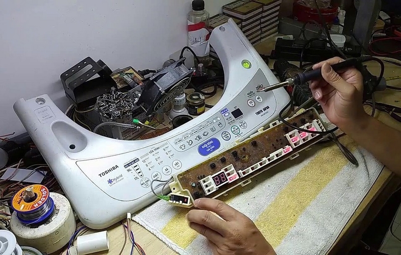 Máy giặt Toshiba không đóng van xả nước ảnh 1