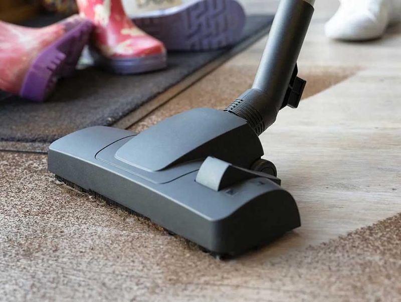 M&aacute;y h&uacute;t bụi 1500W - 01