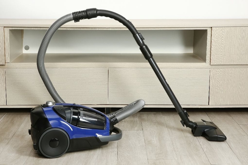 m&aacute;y h&uacute;t bụi 2200W h&igrave;nh 2