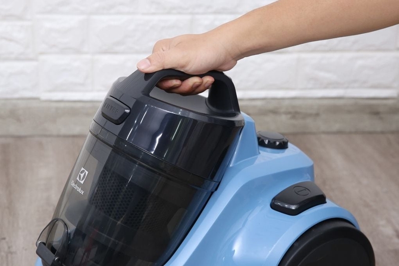 máy hút bụi electrolux 1800w hình 3