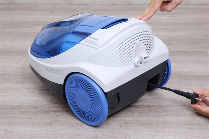 máy hút bụi hitachi 1800w (ảnh 4)