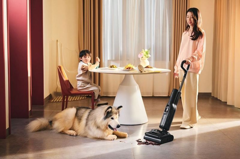 M&aacute;y h&uacute;t bụi lau nh&agrave; b&aacute;o lỗi pin 7
