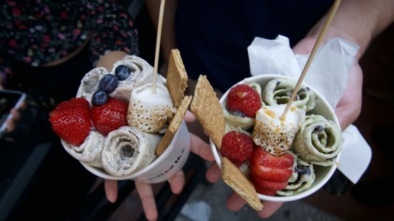 m&aacute;y l&agrave;m kem cuộn 8