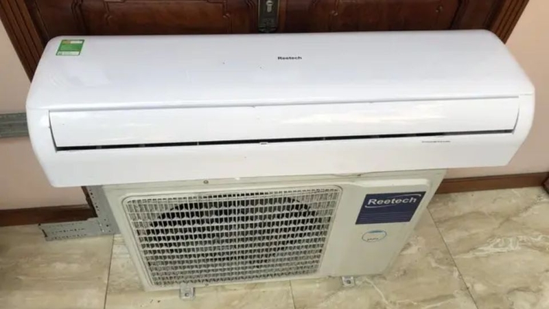 M&aacute;y lạnh Reetech b&aacute;o lỗi P4 1