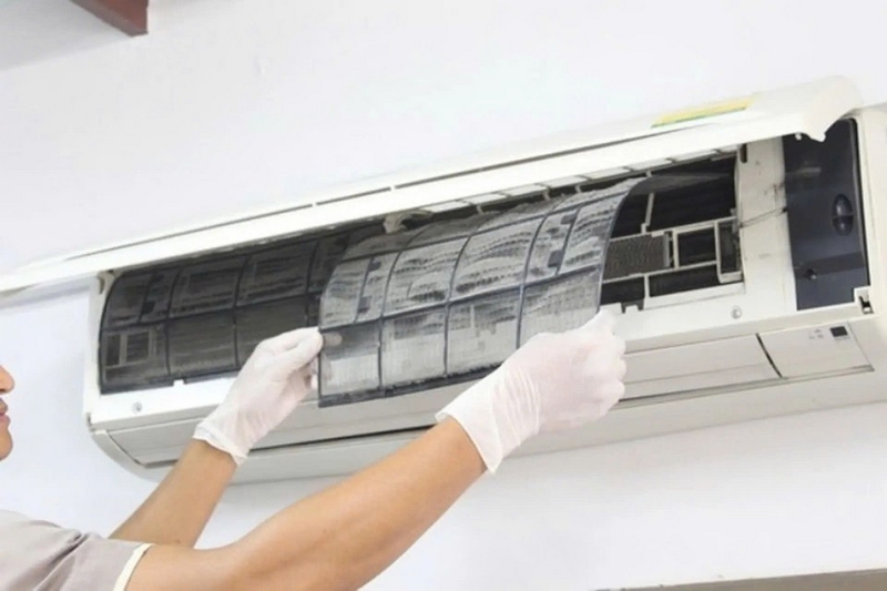 máy lạnh bị đọng nước phía trong ảnh 3