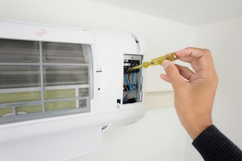 máy lạnh bị đọng nước phía trong ảnh 4