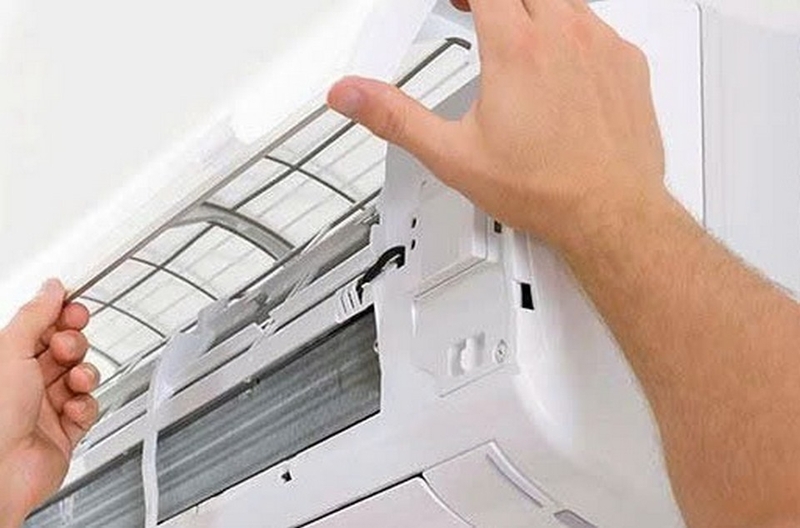 máy lạnh bị đọng nước phía trong ảnh 6