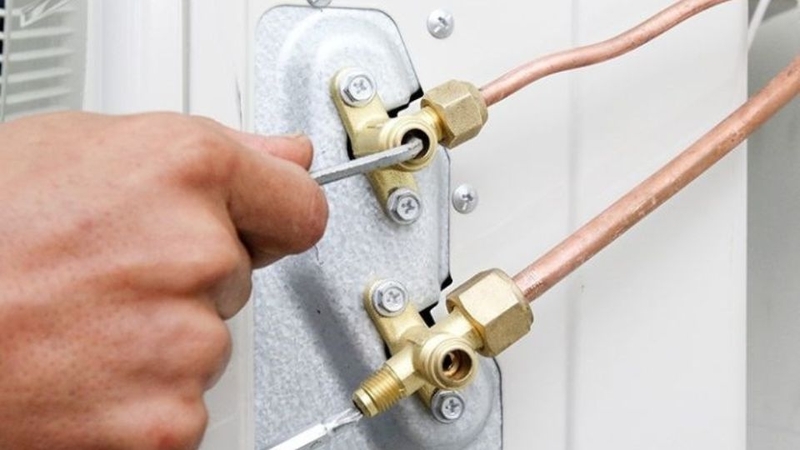 Ốc vít máy lạnh bị lỏng