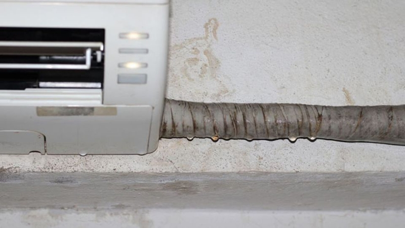 Tiếng kêu do ống đồng bị rỉ nước