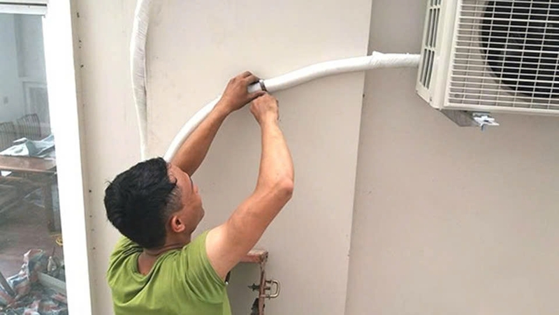 máy lạnh Panasonic chảy nước ở cục lạnh ảnh 2