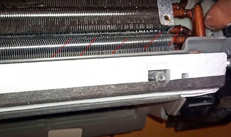 máy lạnh Panasonic chảy nước ở cục lạnh ảnh 4