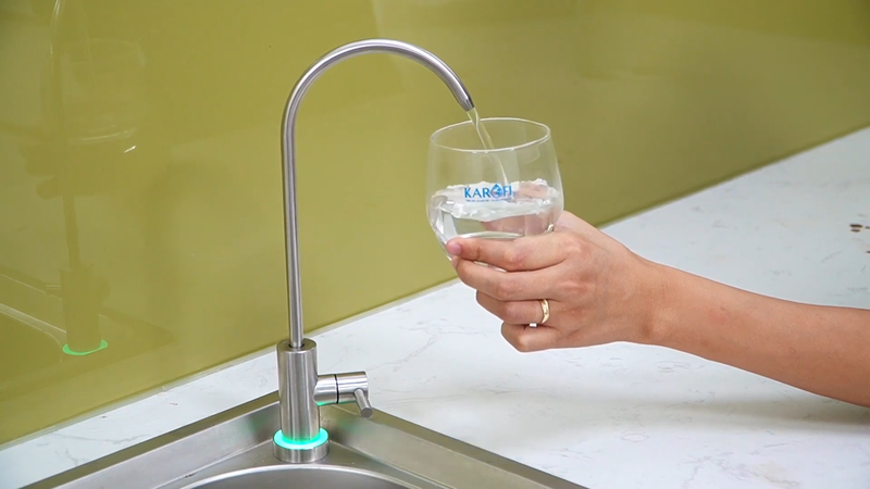 m&aacute;y lọc nước &acirc;m tủ bếp Karofi (ảnh 2)