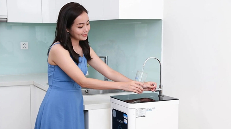 Máy lọc nước có mùi hôi 8