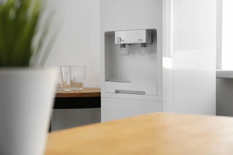 Máy lọc nước nóng lạnh uống trực tiếp tốt nhất 2025 - 02