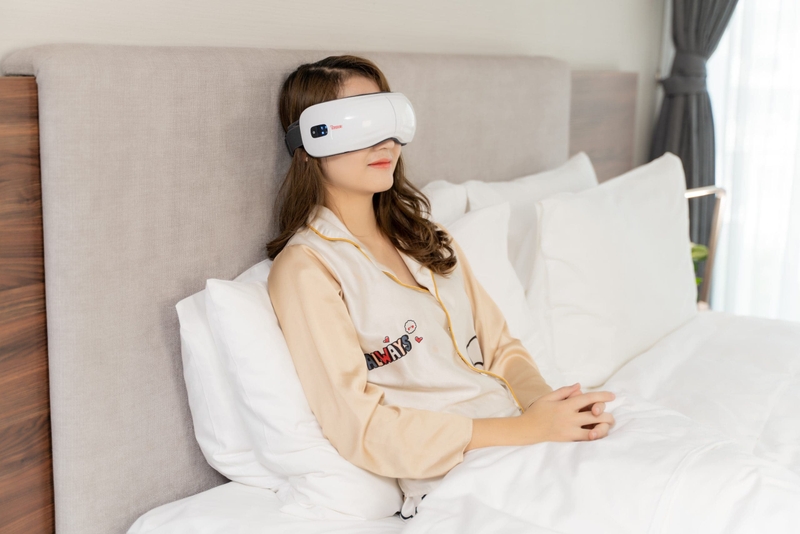 máy massage mắt của Nhật Bản 2