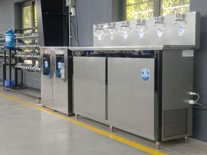 máy nước uống nóng lạnh 6 vòi hình 4
