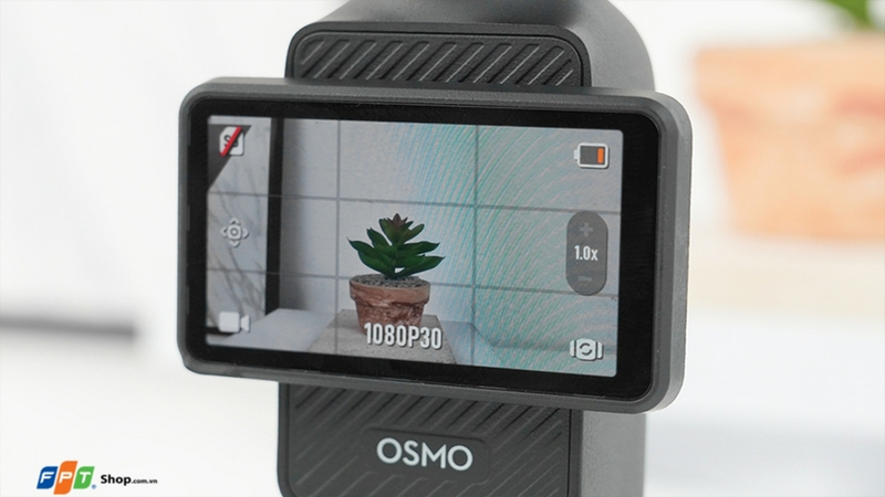 Cận cảnh màn hình của DJI Osmo Pocket 3