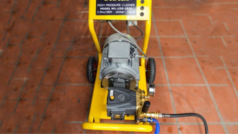 m&aacute;y rửa xe Urali 2
