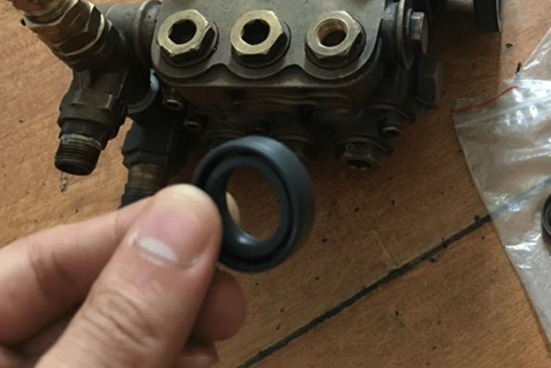 M&aacute;y rửa xe bị r&ograve; nước - h&igrave;nh 5