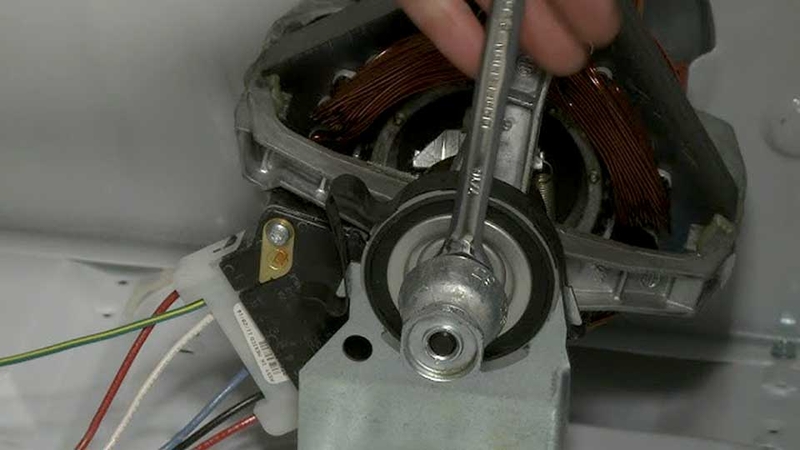 Máy sấy có mùi khét - 08