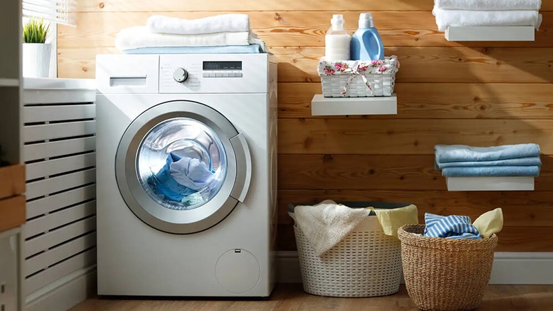 Máy phát ra tiếng kêu rít, cót két gây khó chịu khi sử dụng