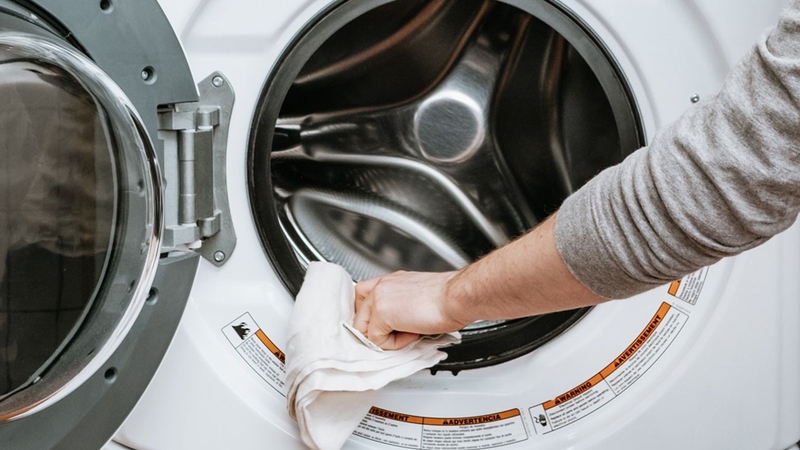 Nên vệ sinh máy sấy quần áo thường xuyên